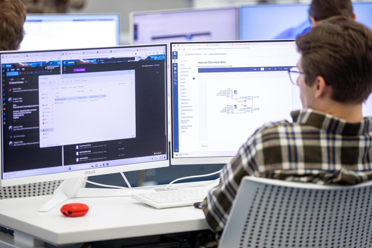 students in cybersecurity lab